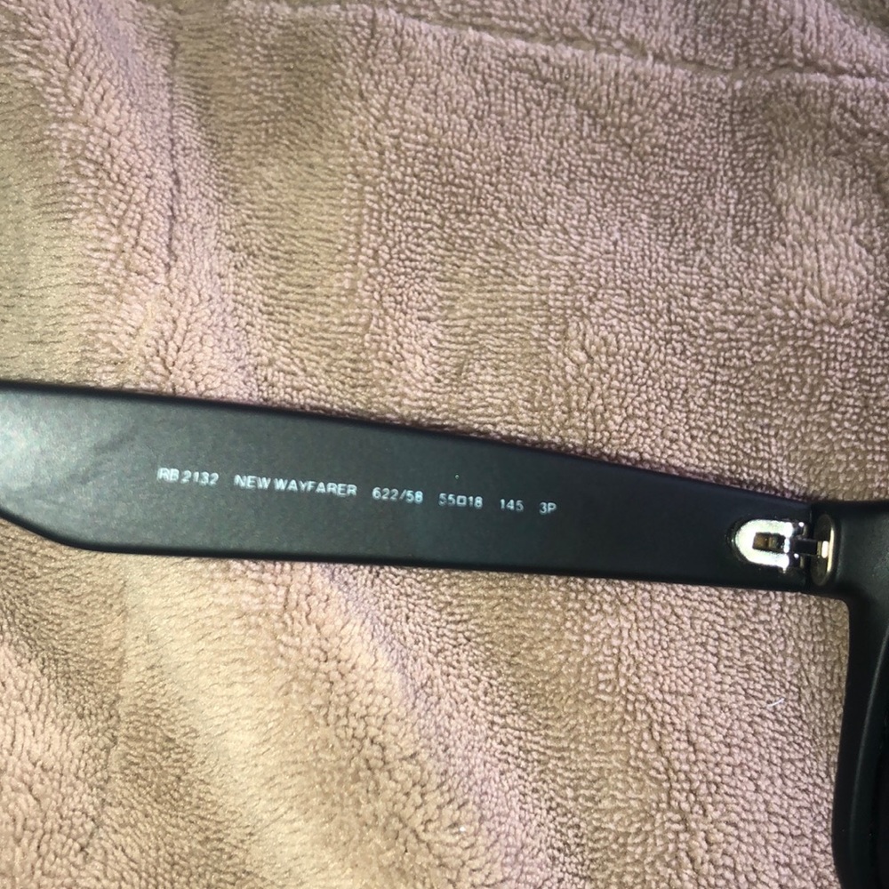 Men’s Ray Bans - Picture 3 of 4